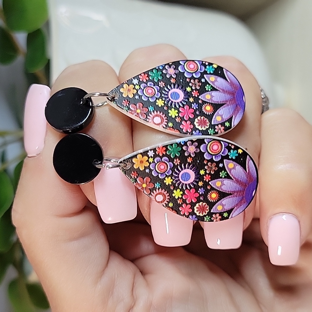 Folk Art Floral Drop Earrings - Picture 5 of 5